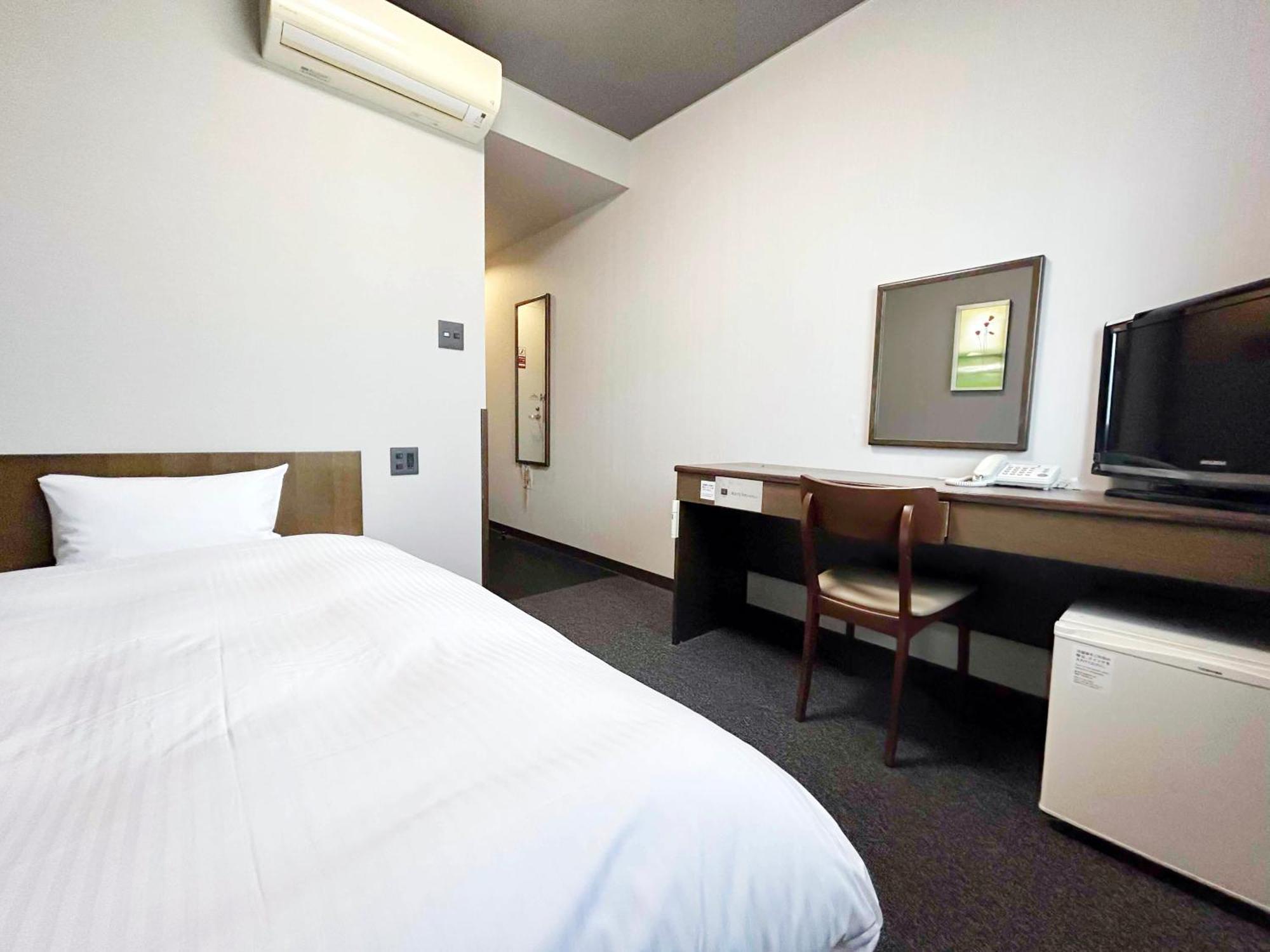 Hotel Route-Inn Kakamigahara Экстерьер фото